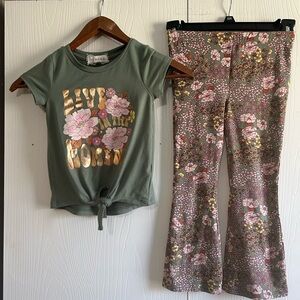btween Green Tee with Floral Design